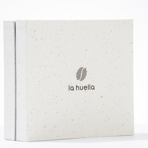 Ročno izdelana darilna škatla